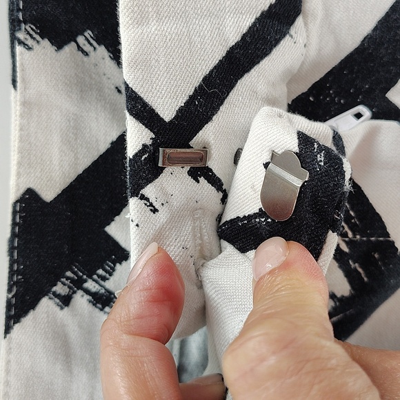 Lane Bryant Crop Pants Size 20 Black And White Print Stretch With Pockets - Picture 5 of 9